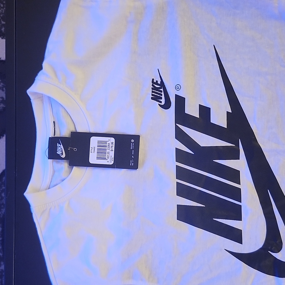 Nike t shirt